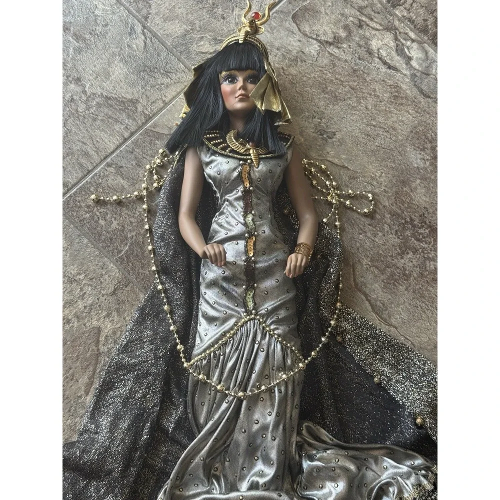 RARE Stunning Franklin Heirloom Maryse Nicole 